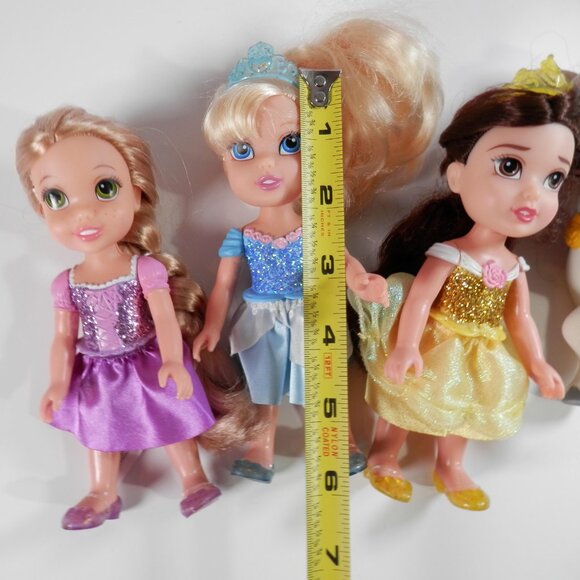 Disney Princess Petite 6" Dolls & Royal Carriage Set with Horses Belle Rapunzel - Picture 3 of 11